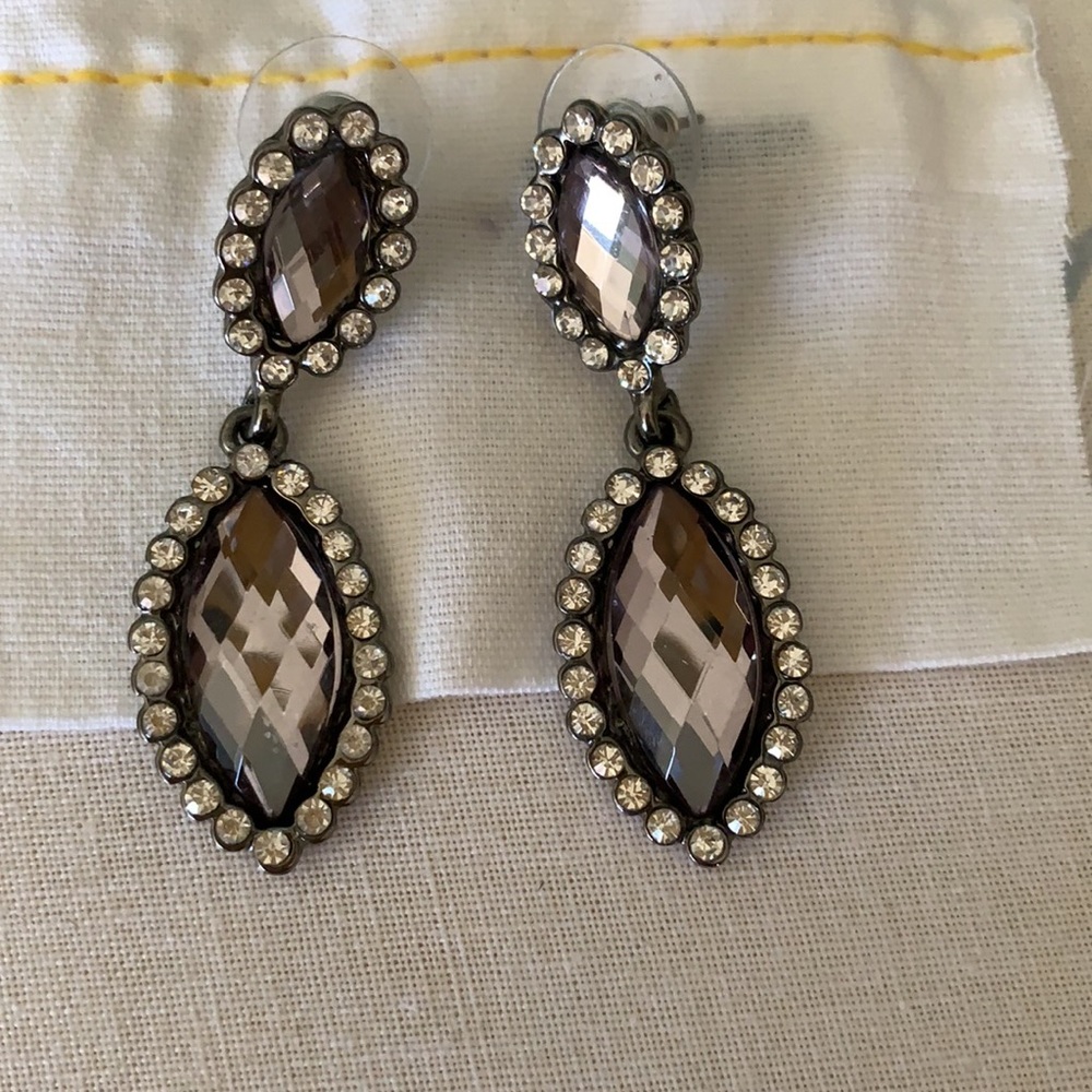 🌸 Monet Jewelry Drop Earrings🌸 - Picture 4 of 7